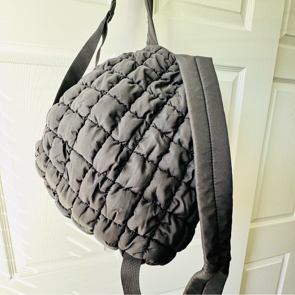 Forever 21 Quilted Puffy Black Backpack - Picture 2 of 7